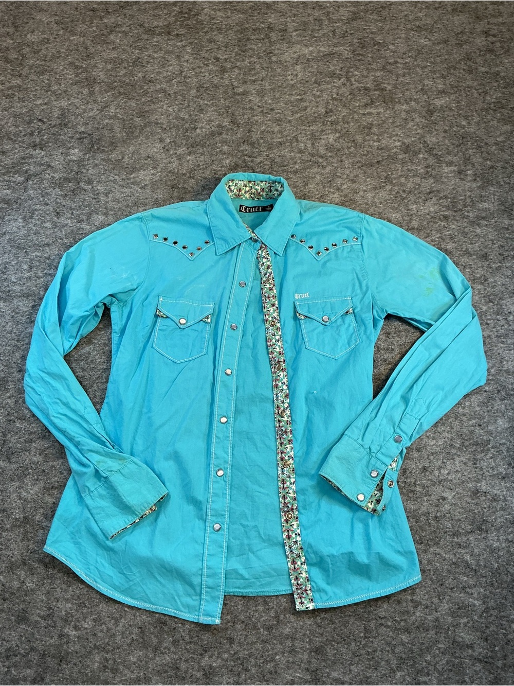 Cruel Turquoise Western Style Studded Snap Shirt Size S